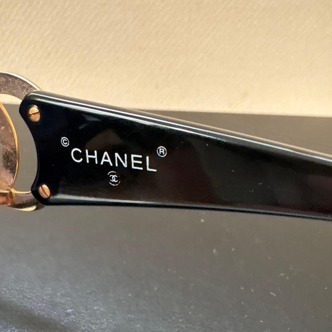 CHANEL ブラック ゴールド サングラス