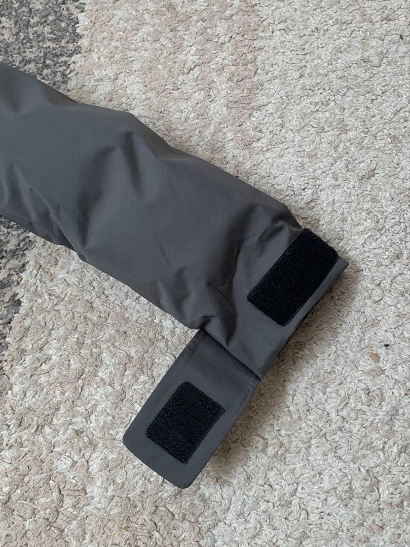 グレー ダウンジャケット 新品未使用 Lサイズ