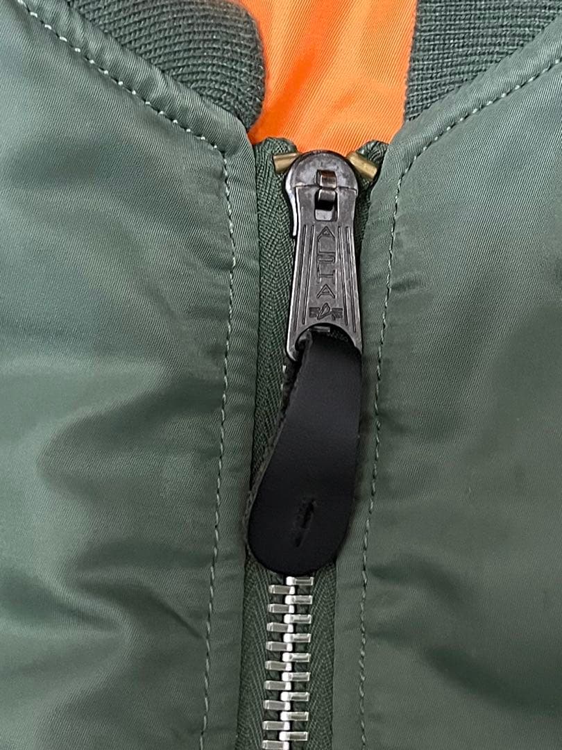 ALPHA INDUSTRIES MA−1オリーブグリーン フライトジャケット