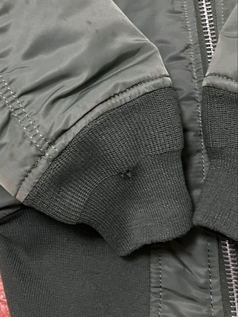 ALPHA INDUSTRIES MA−1オリーブグリーン フライトジャケット