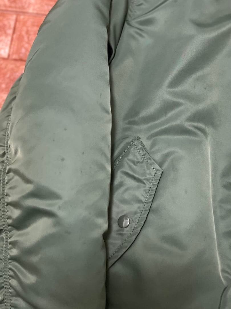 ALPHA INDUSTRIES MA−1オリーブグリーン フライトジャケット