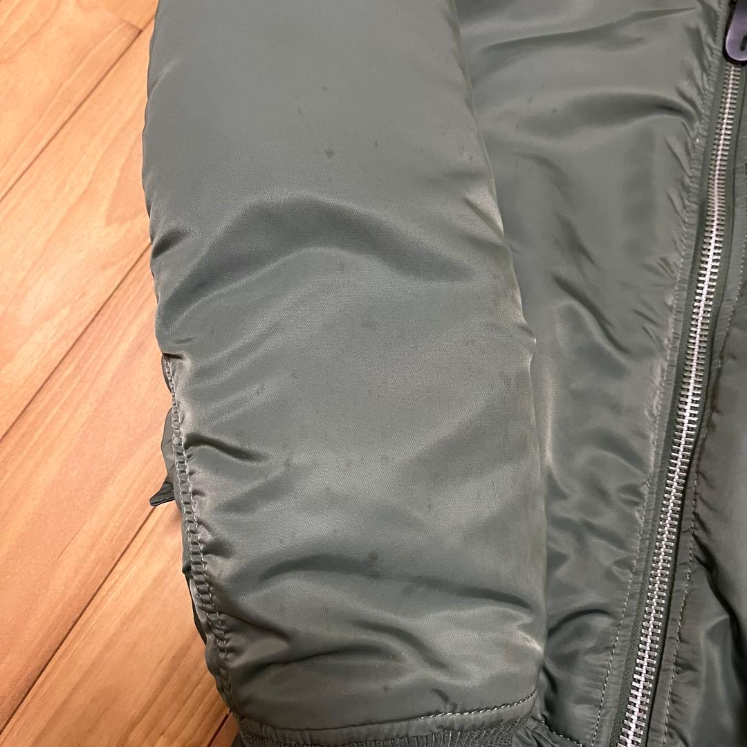 ALPHA INDUSTRIES MA−1オリーブグリーン フライトジャケット