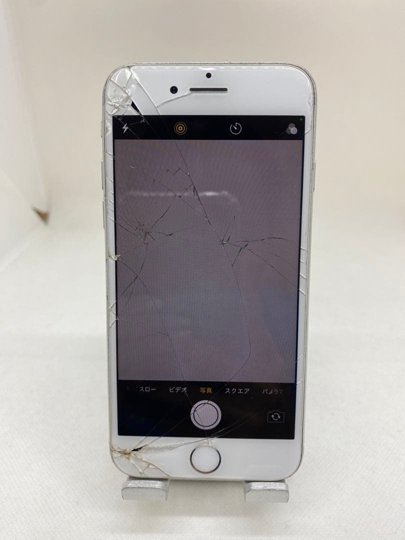 Iphone 8 64GB Sim フリー　32912