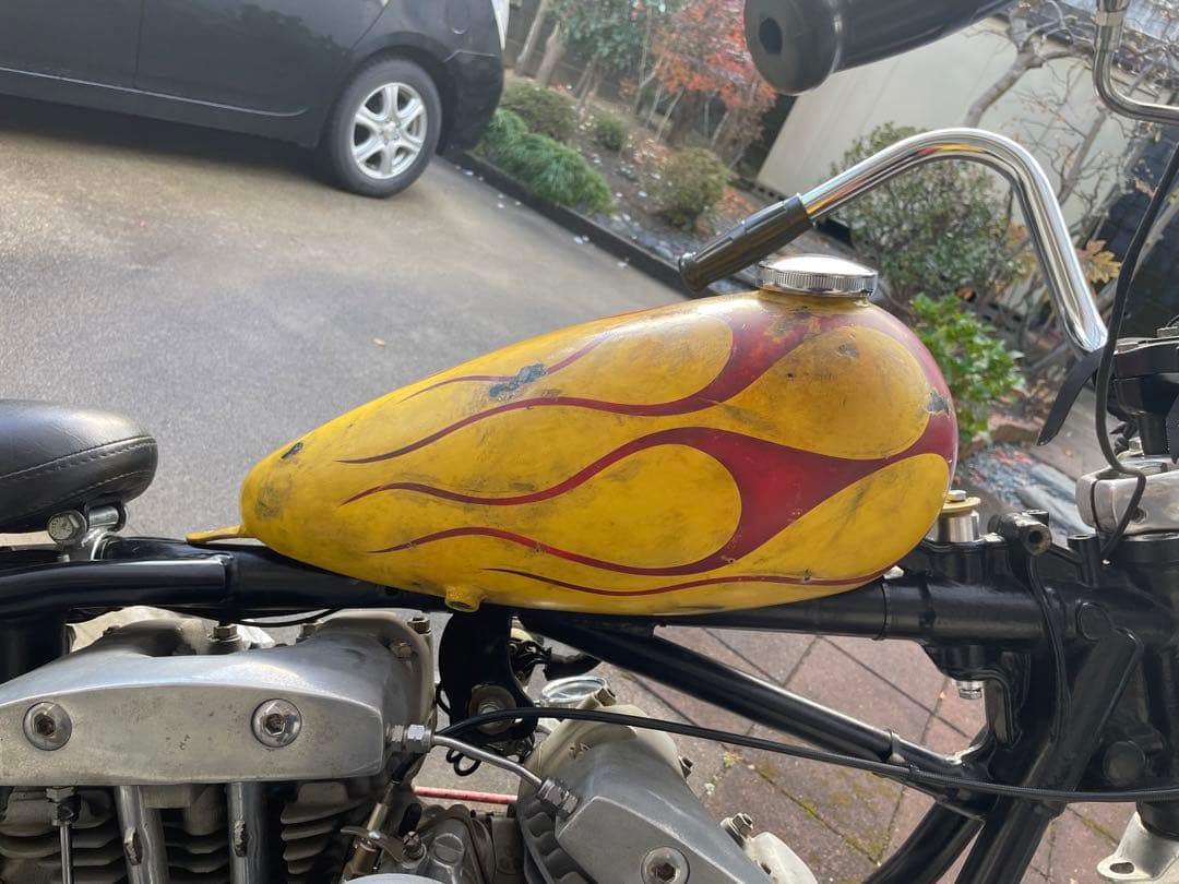 ナローマスタングタンク　フレアパターン　黄色×赤　ショベルヘッド　パンヘッド