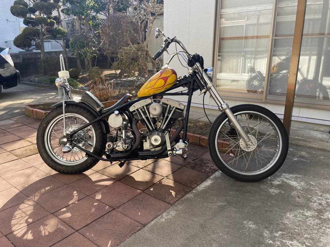 ナローマスタングタンク　フレアパターン　黄色×赤　ショベルヘッド　パンヘッド