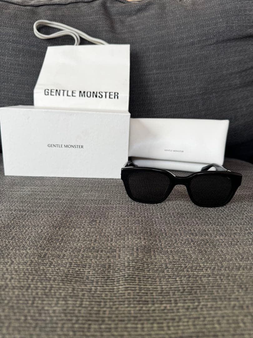 GENTLE MONSTER ブラックサングラス