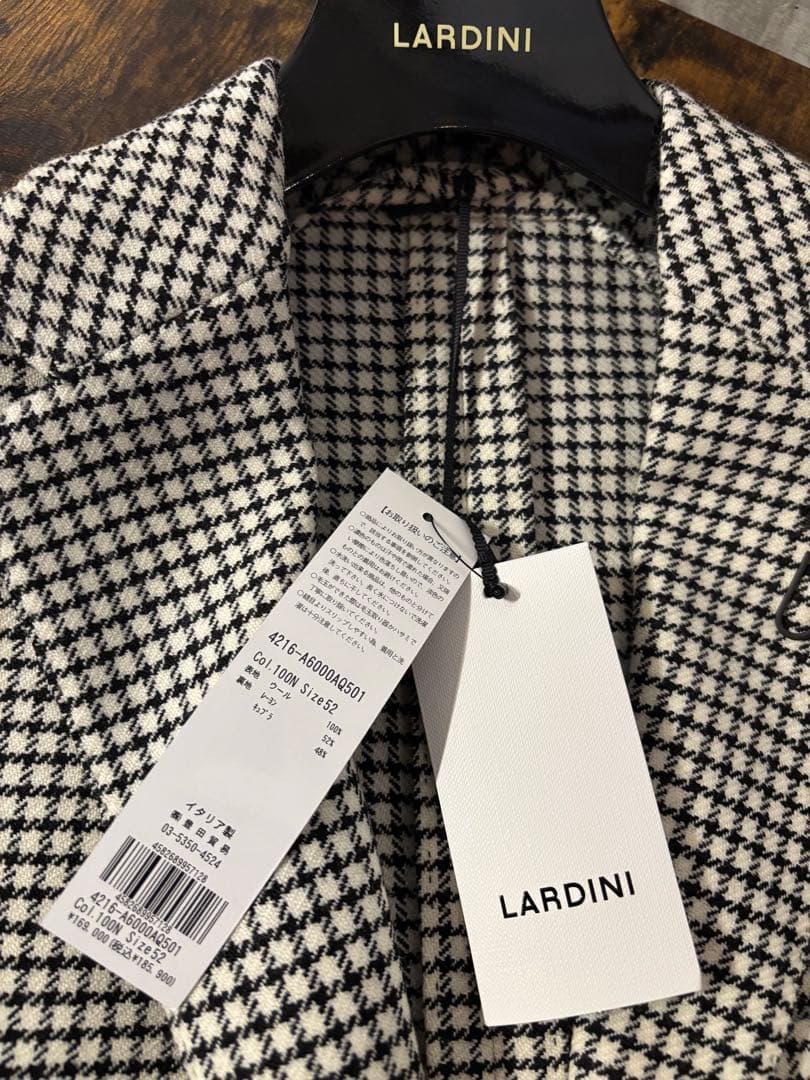 ナナオ最終ラスト1点大人気LARDINIジャケット52サイズ