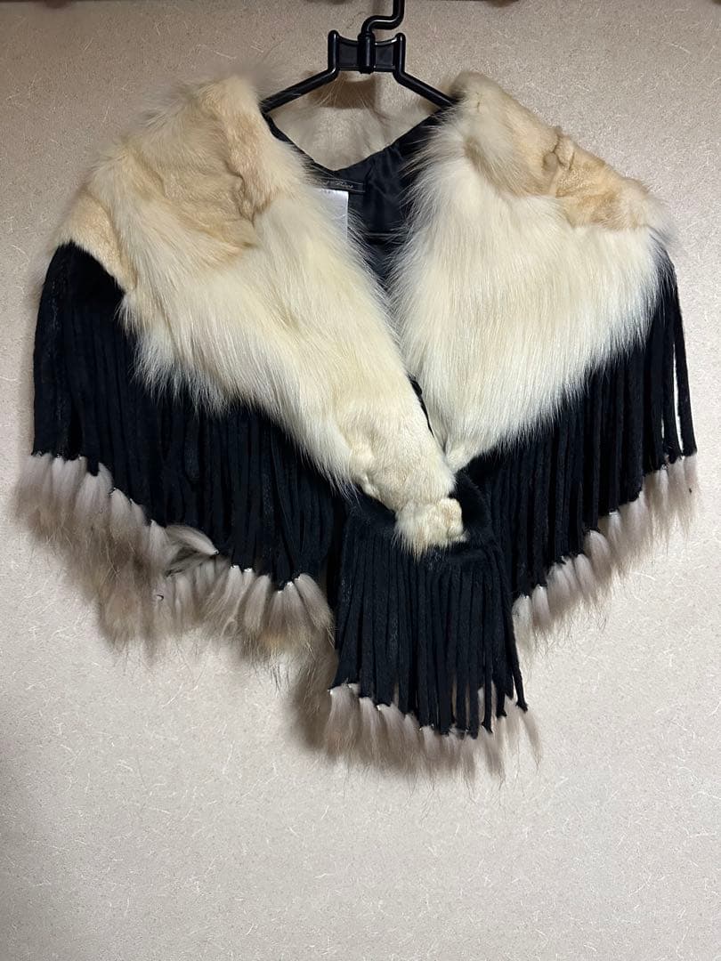 ファー ポンチョ・ケープコート 黒と白