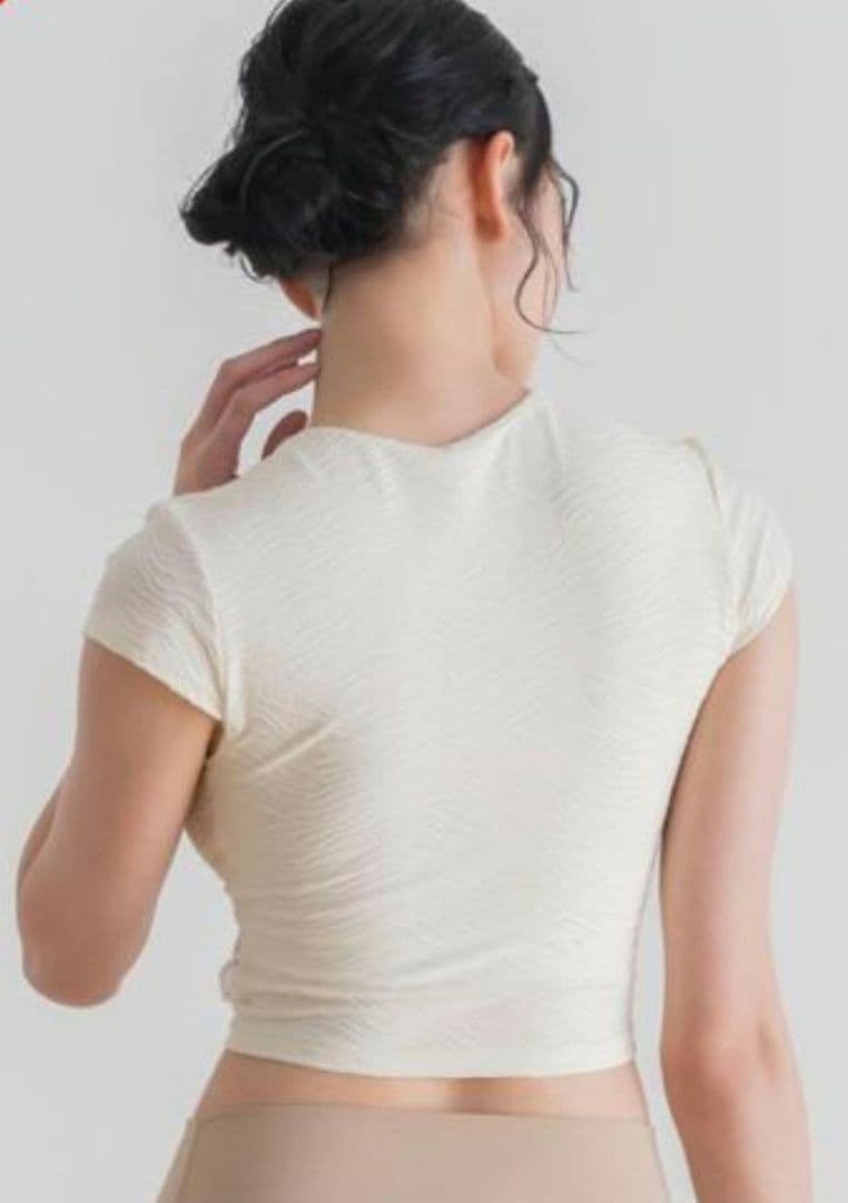 人気完売SUKALA キャップスリーブトップス LAVAホットヨガスタジオラバ