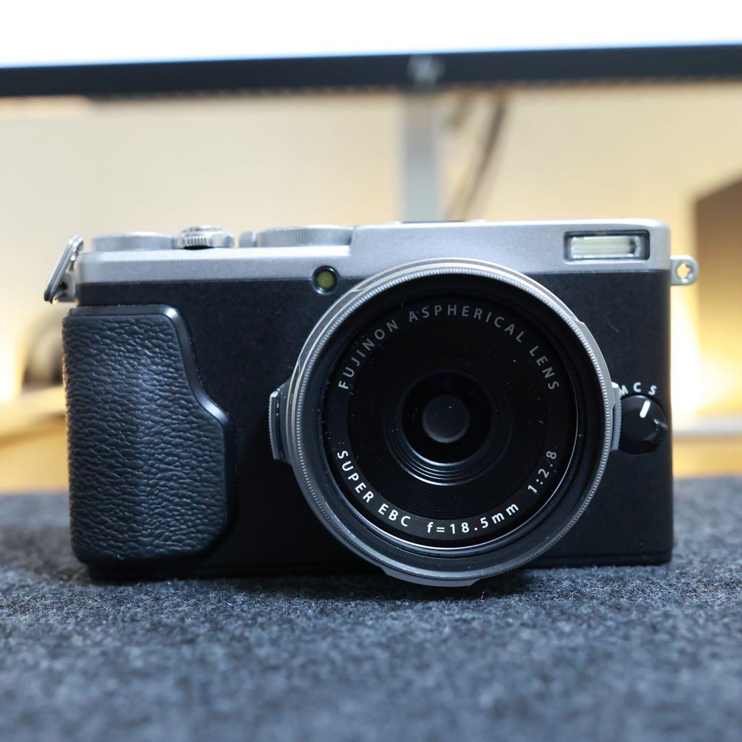 富士フィルム FUJIFILM X70 ≪付属品多数≫