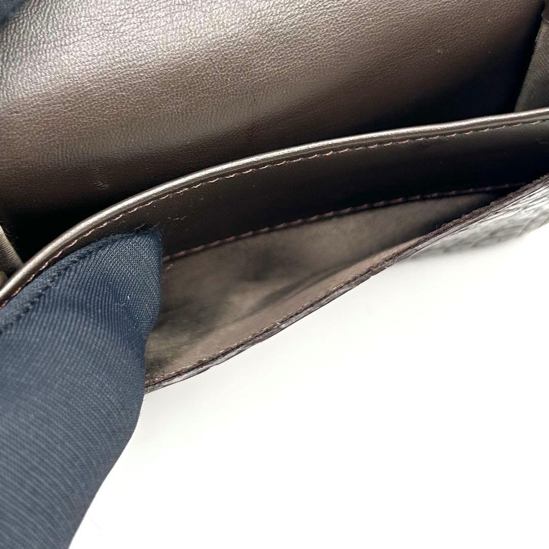 新品 未使用品✨ ペッレモルビダ　名刺入れ　クロコ型押し　リアルレザー