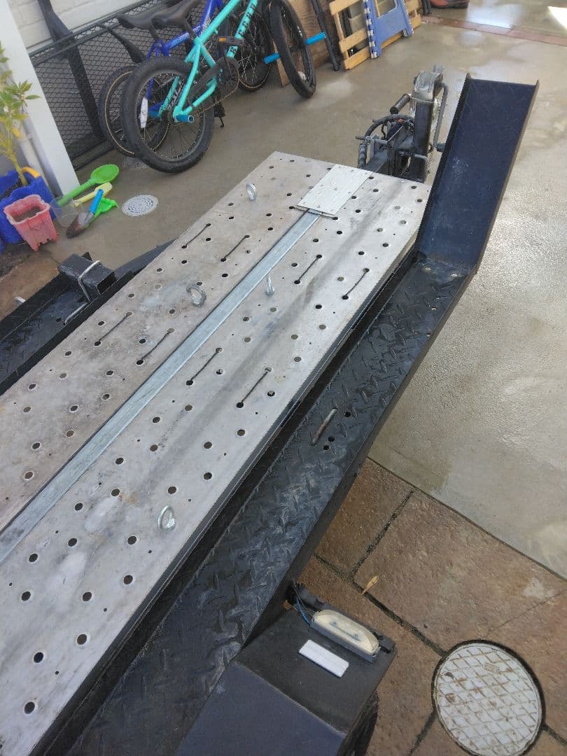 軽トレーラー　バイクトレーラー　令和8年4月まで車検あり