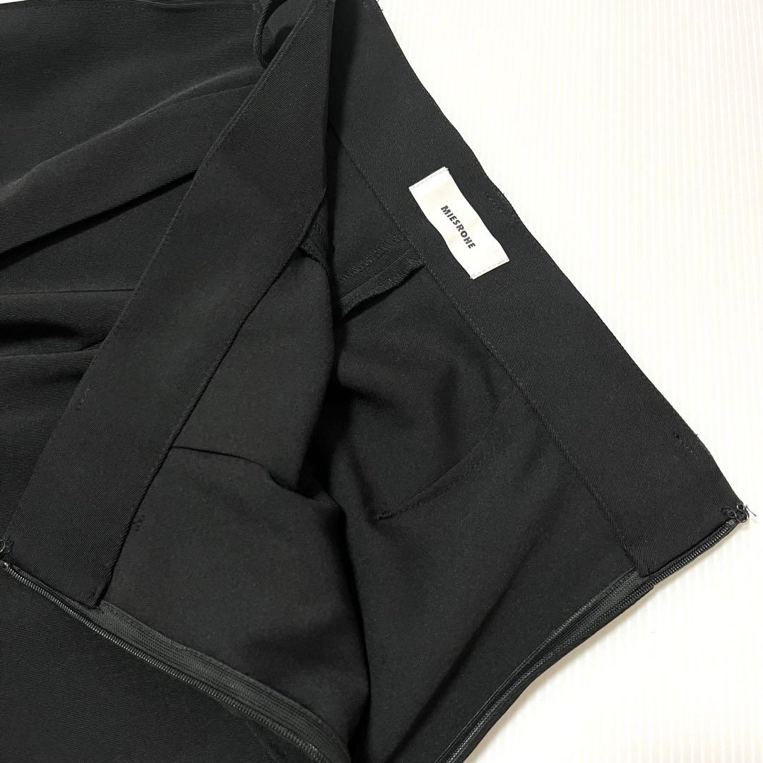 新品【MIESROHE ミースロエ】ワイド　ハーフ パンツ　ガウチョ　タック　黒