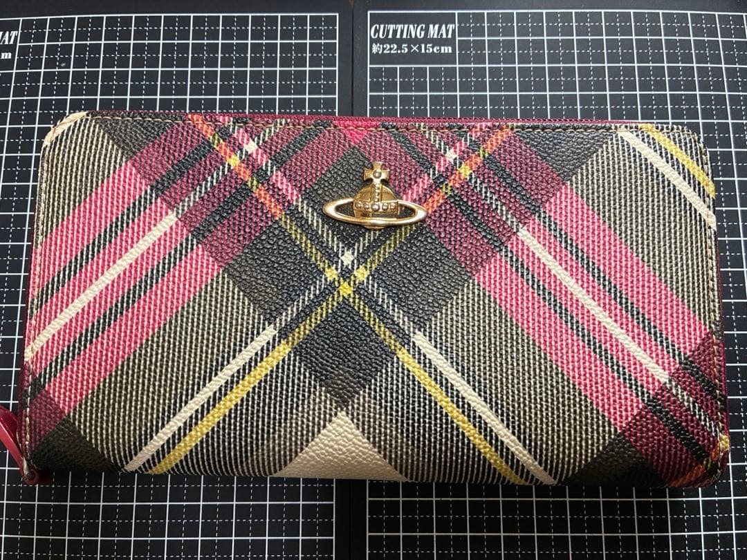Vivienne Westwood ラウンドジッパー 長財布