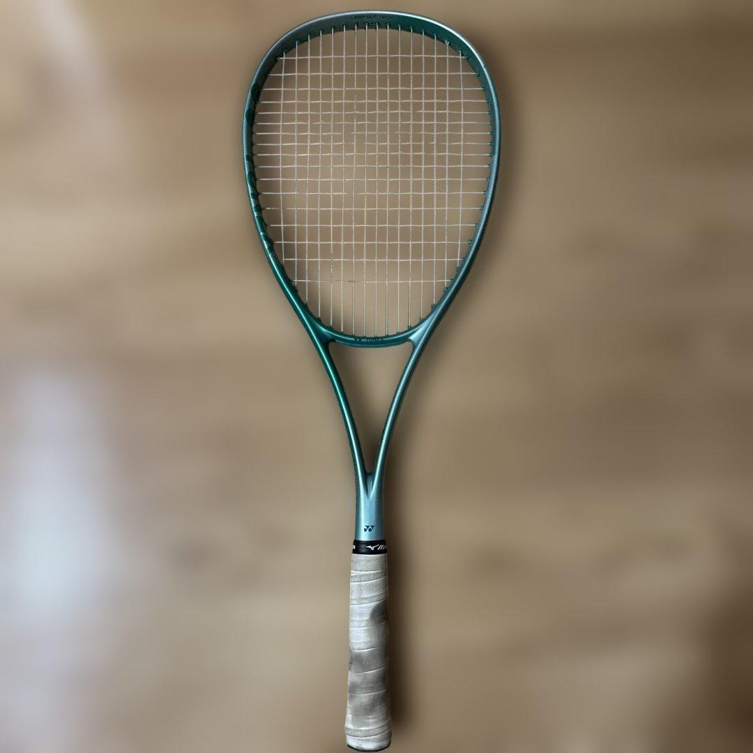 dragonです　美品　ヨネックス　ボルトレイジ７Ｖ　02-VR7V