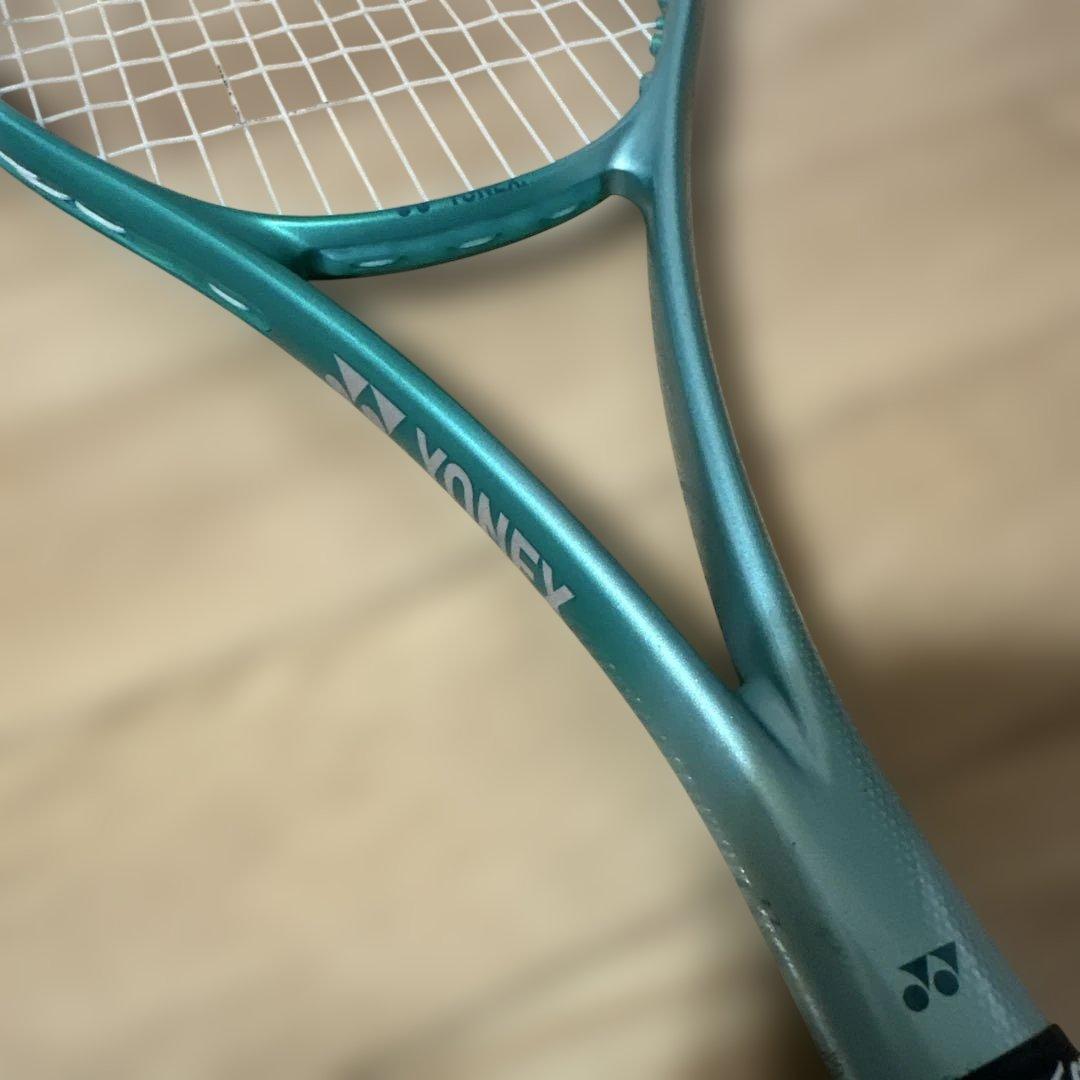 dragonです　美品　ヨネックス　ボルトレイジ７Ｖ　02-VR7V