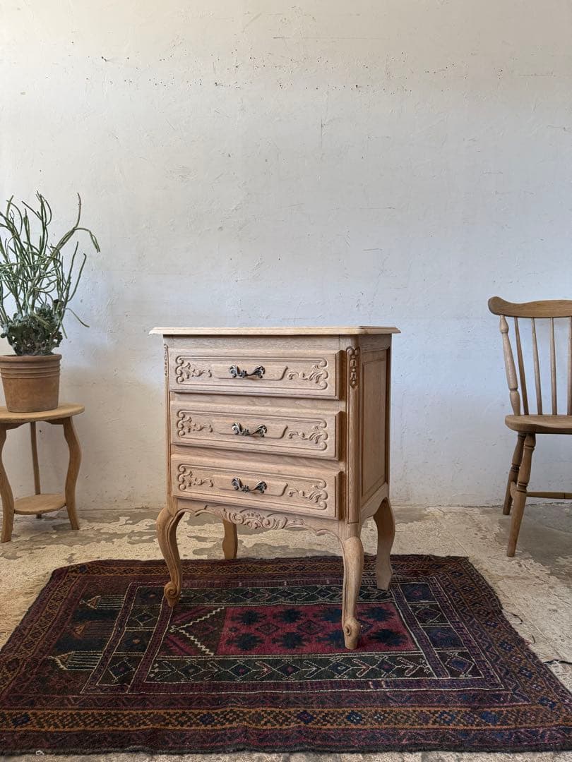 ビンテージ 3段チェスト 猫脚 剥離