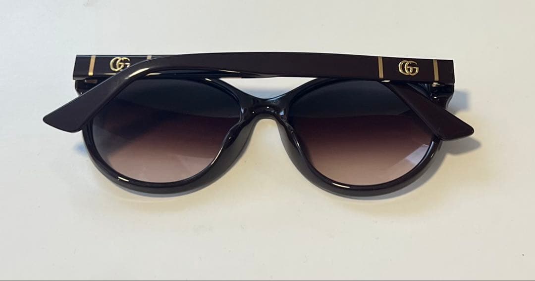 GUCCI キャットアイサングラス グラデーションレンズ（ほぼ未使用）