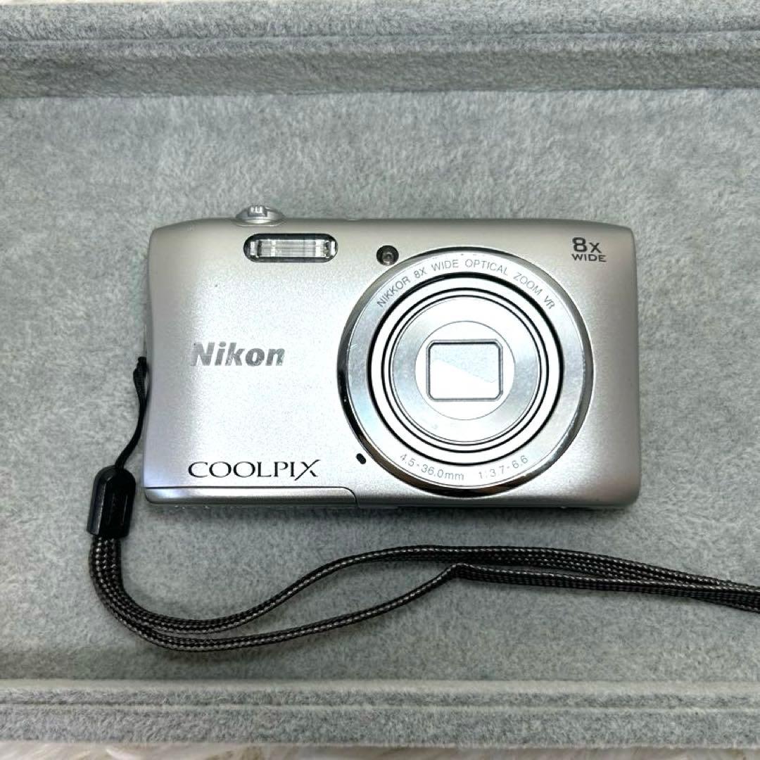 Nikon ニコン COOLPIX S3600 シルバー コンデジ