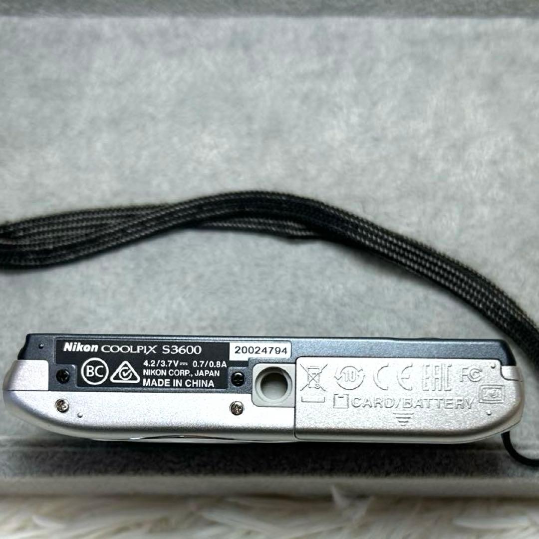 Nikon ニコン COOLPIX S3600 シルバー コンデジ
