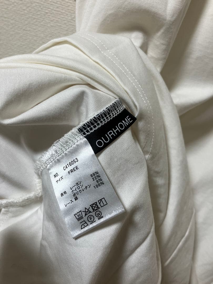 OUR カットレース使いの長め丈カットソー