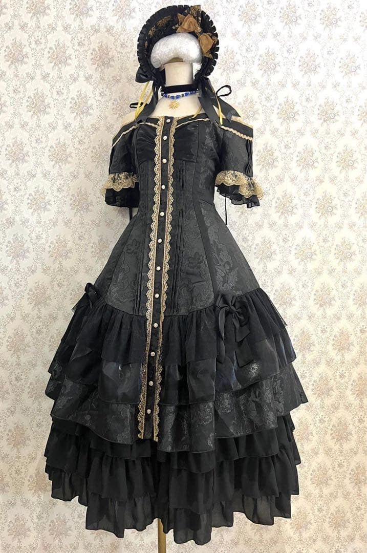 け*の様 黒　　　完売品ベル・エピヌ　ワンピース ¥23,650