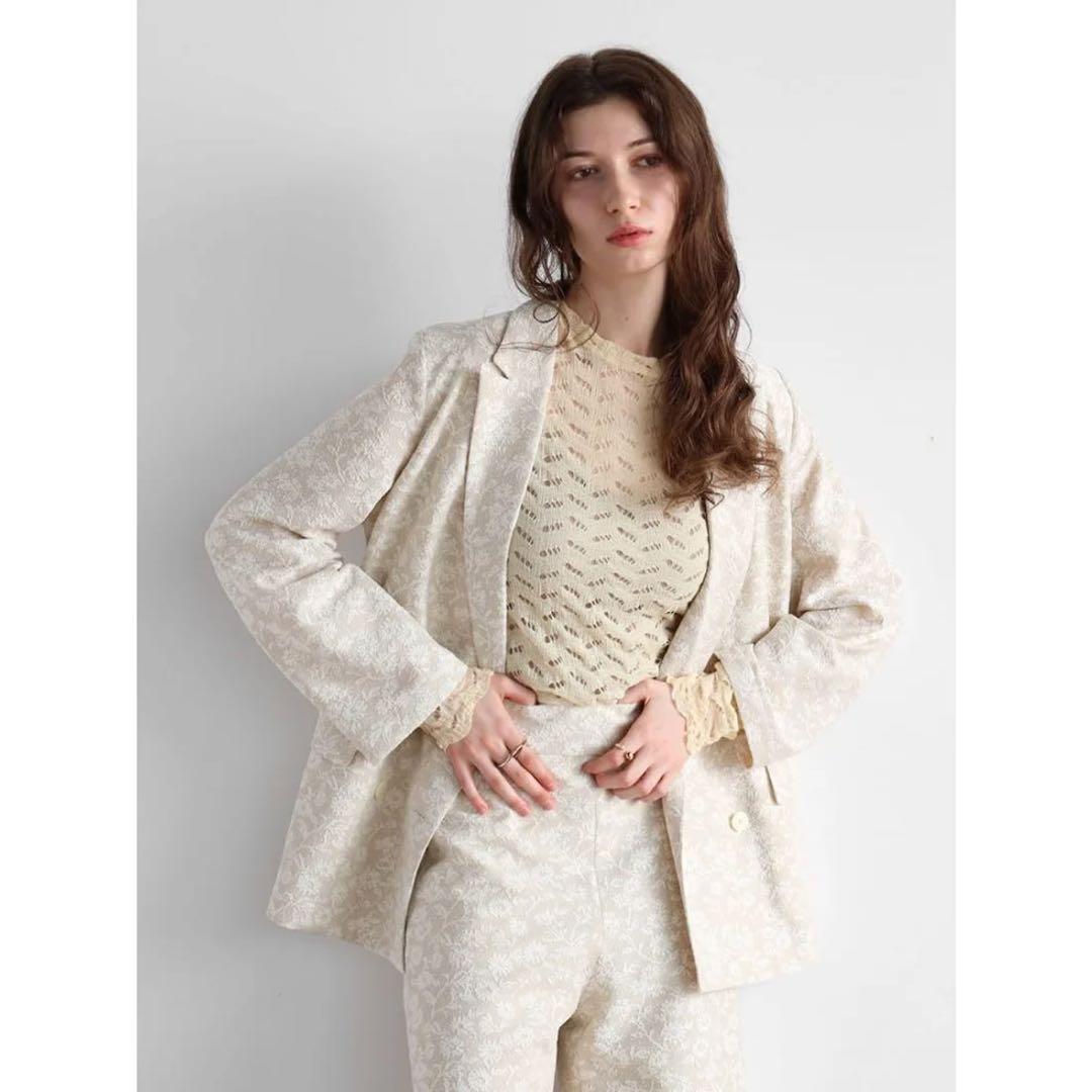 ヤマダヤ　Ample ボタニカルフラワーダブルジャケット　ベージュ