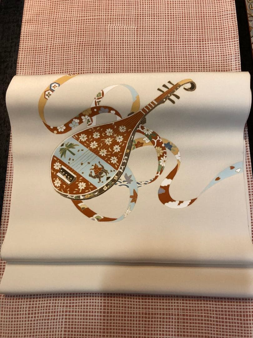「お値下げ、致しました。」染帯 クリーム地　琵 琶 に 紐　新品未仕立て