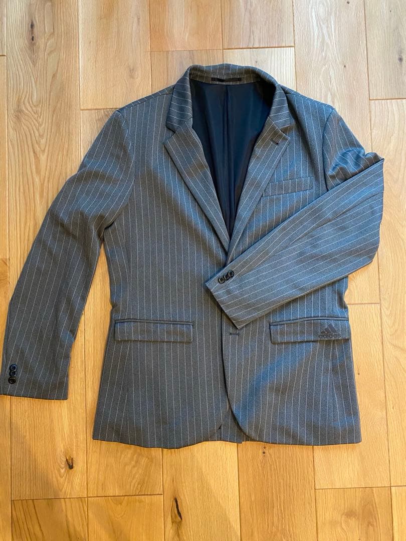 adidas カジュアルスーツ　ストライプ　グレー