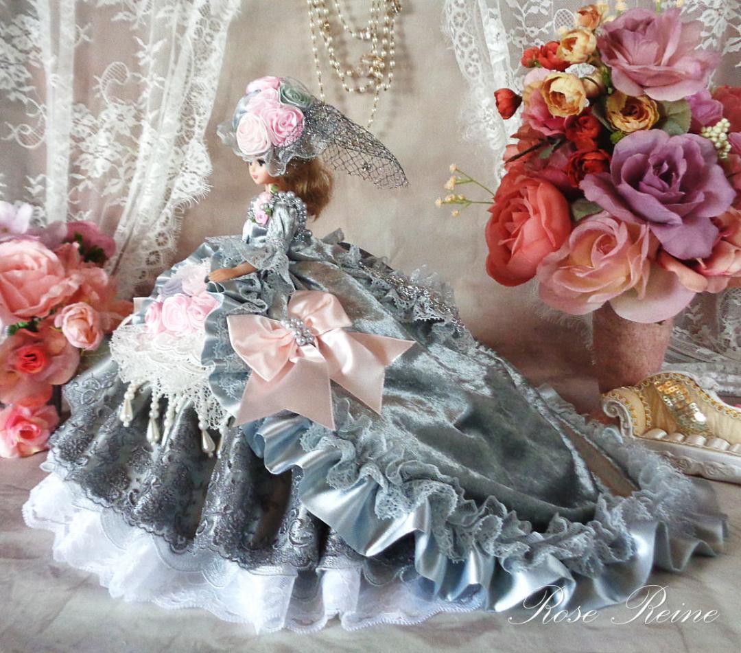 ★初売りセール エリザベス王妃 シルバーグレーのエレガントオーバートレーンドレス