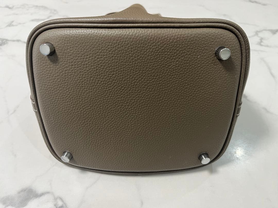 本革　キューブバッグ　MM トゴ　エトープ