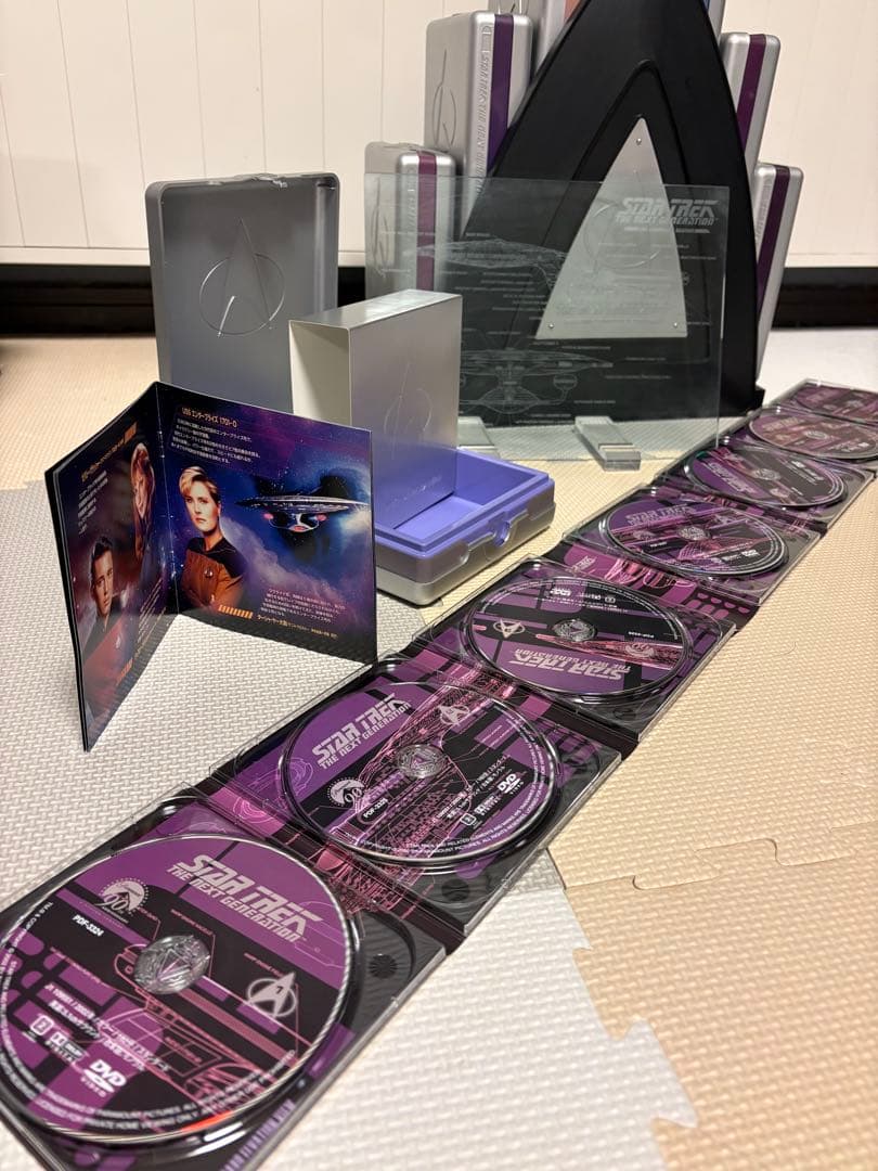 新スタートレック コンプリートDVDボックス ＆アクリルスタンド＆専用ラック