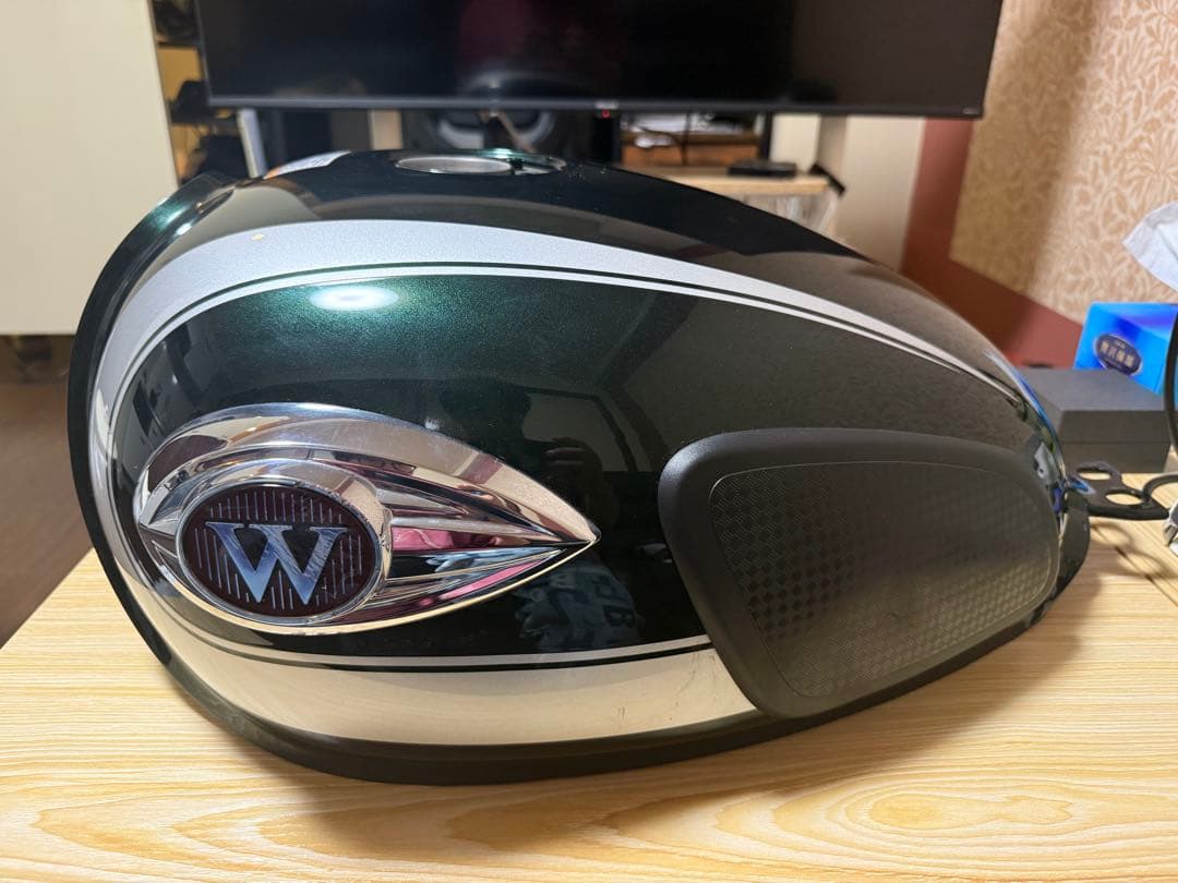 カワサキ W800 純正タンク（EJ800E）