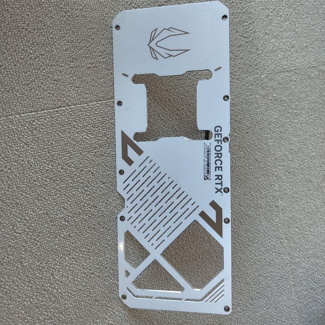 RTX 5090 ジャンク ZOTAC 白色 基盤付き!GPUコア/VRAM無し