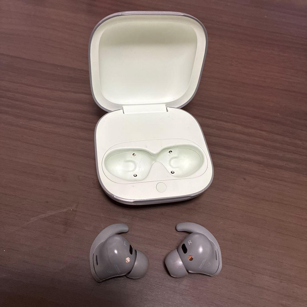 Beats ワイヤレスイヤフォン グレー 充電ケース付き