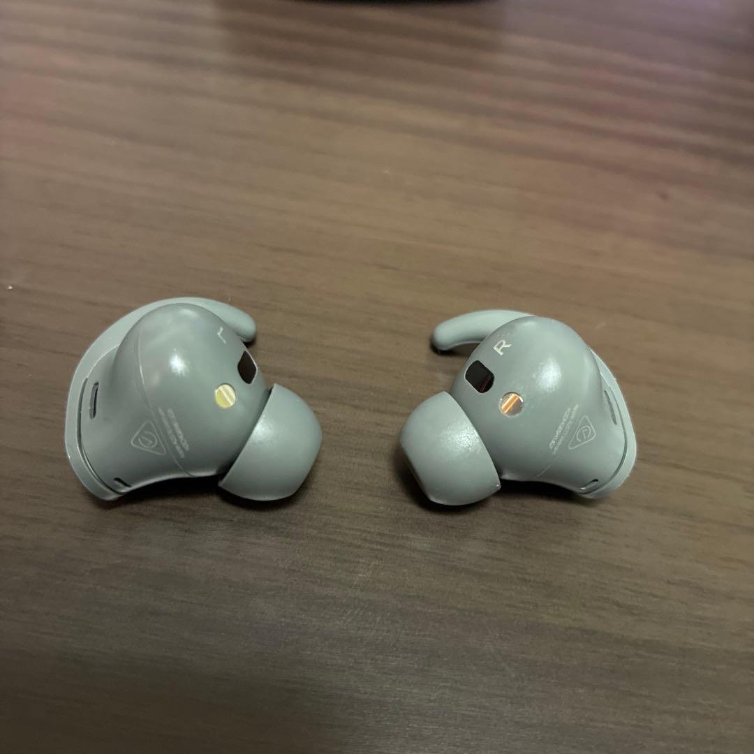 Beats ワイヤレスイヤフォン グレー 充電ケース付き