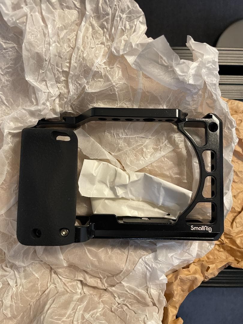 【最終値下げ】撮影枚数3枚！SONY α6400 16-50mmレンズ付＋ケージ