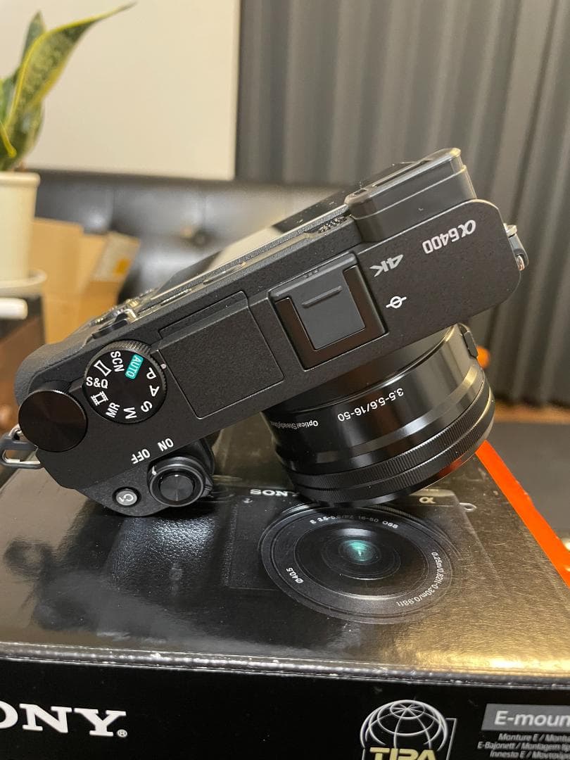 【最終値下げ】撮影枚数3枚！SONY α6400 16-50mmレンズ付＋ケージ