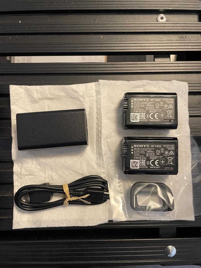 【最終値下げ】撮影枚数3枚！SONY α6400 16-50mmレンズ付＋ケージ