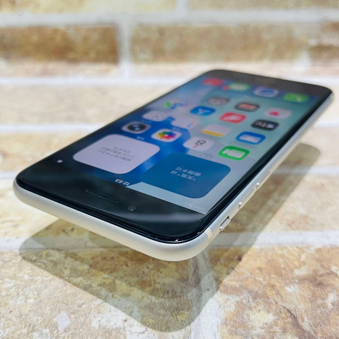 SIMフリー iPhoneSE3 64GB スターライト 電池良好