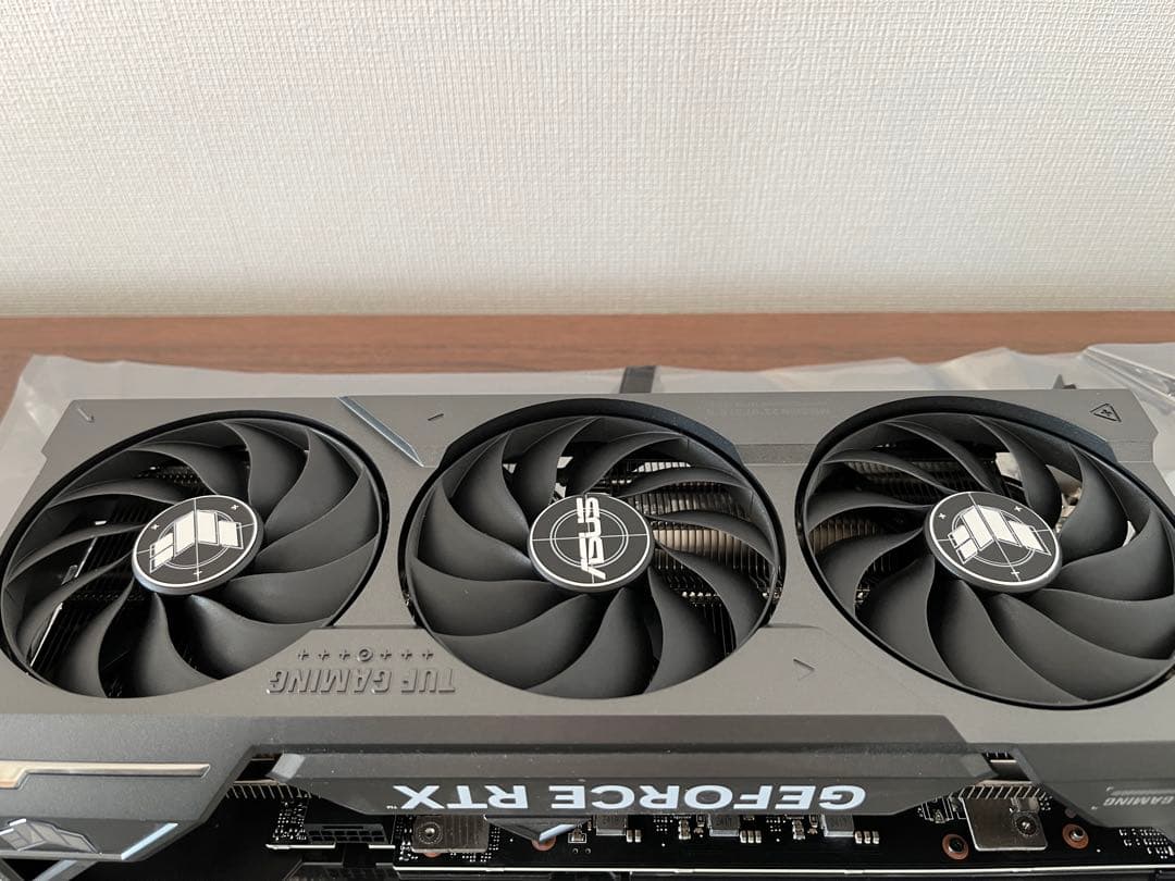 グラフィックボード・グラボ・ビデオカード ASUS TUF Gaming RTX 4070 Ti SUPER