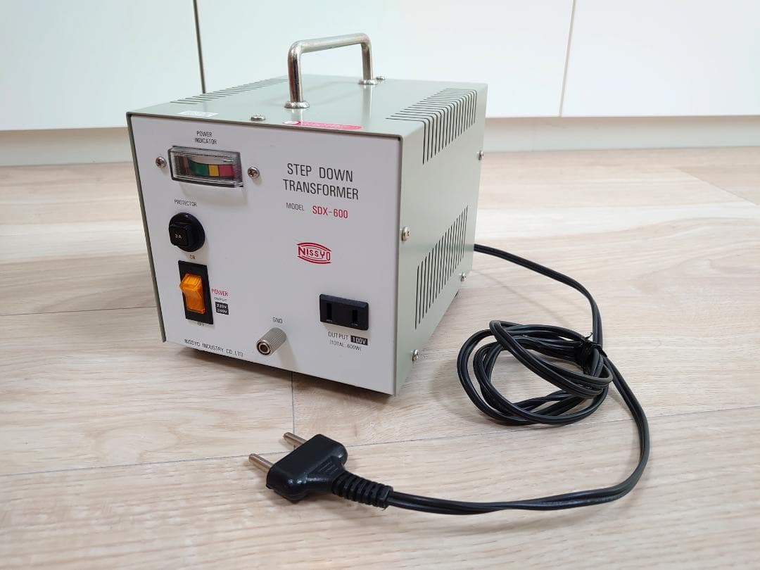 日章工業 変圧器 SDX-600 海外用 (220/240V 600W)