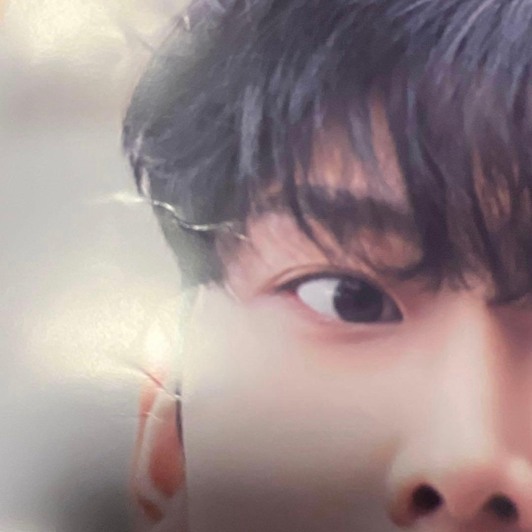 【534】ロウン 直筆サイン入りポスター