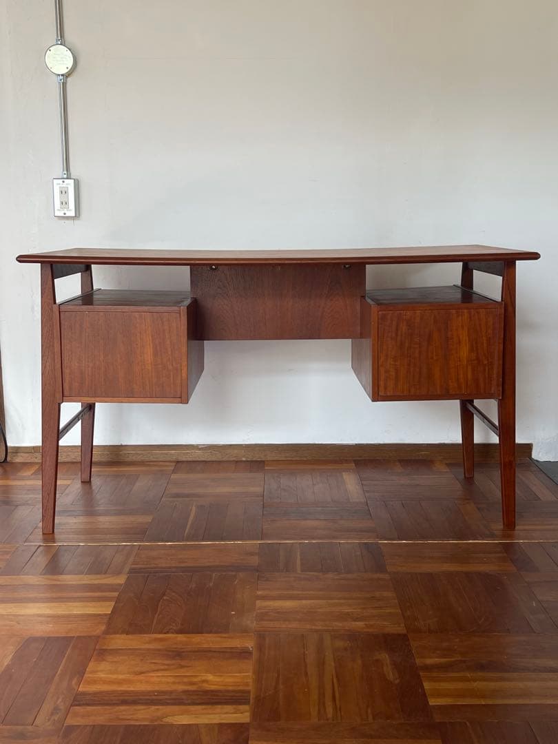 北欧 デンマーク ヴィンテージ チーク オイルフィニッシュ 両袖 デスク