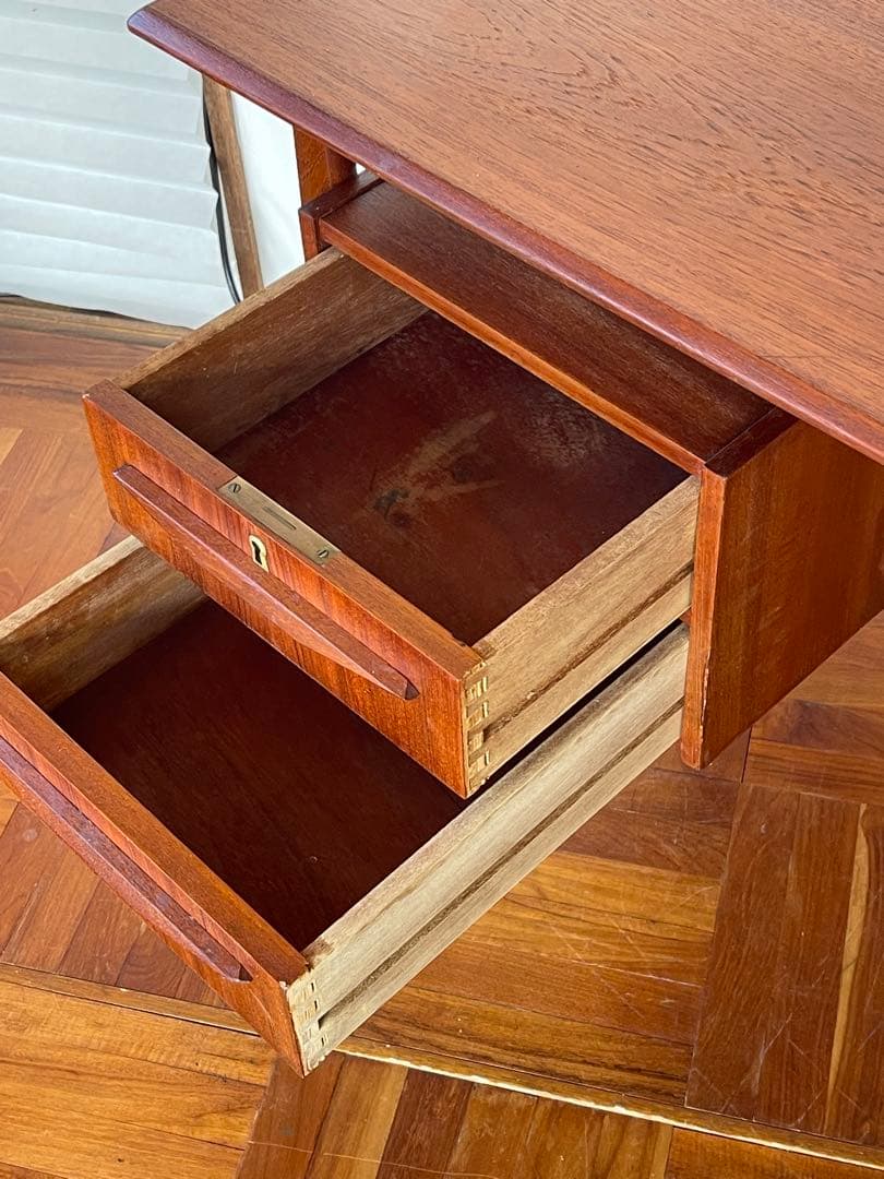 北欧 デンマーク ヴィンテージ チーク オイルフィニッシュ 両袖 デスク