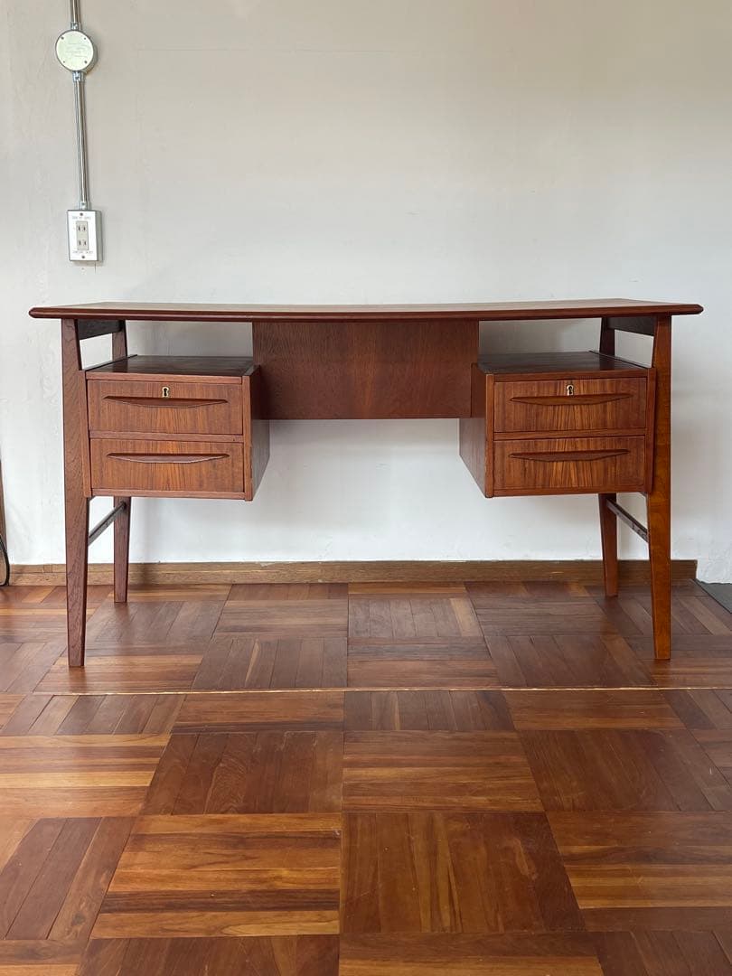 北欧 デンマーク ヴィンテージ チーク オイルフィニッシュ 両袖 デスク
