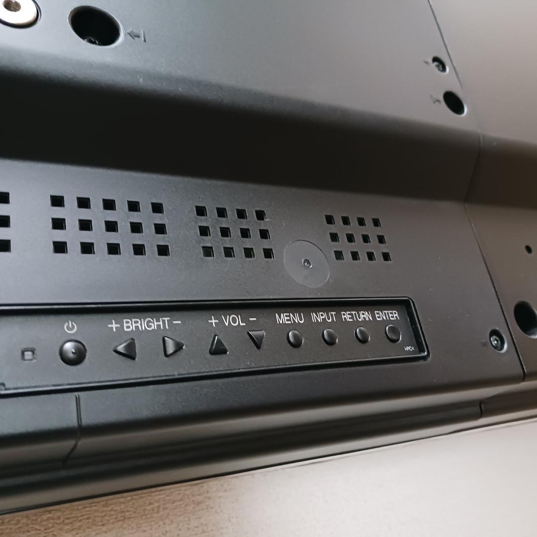 シャープ　55インチ インフォメーションディスプレイ PN-V551　①