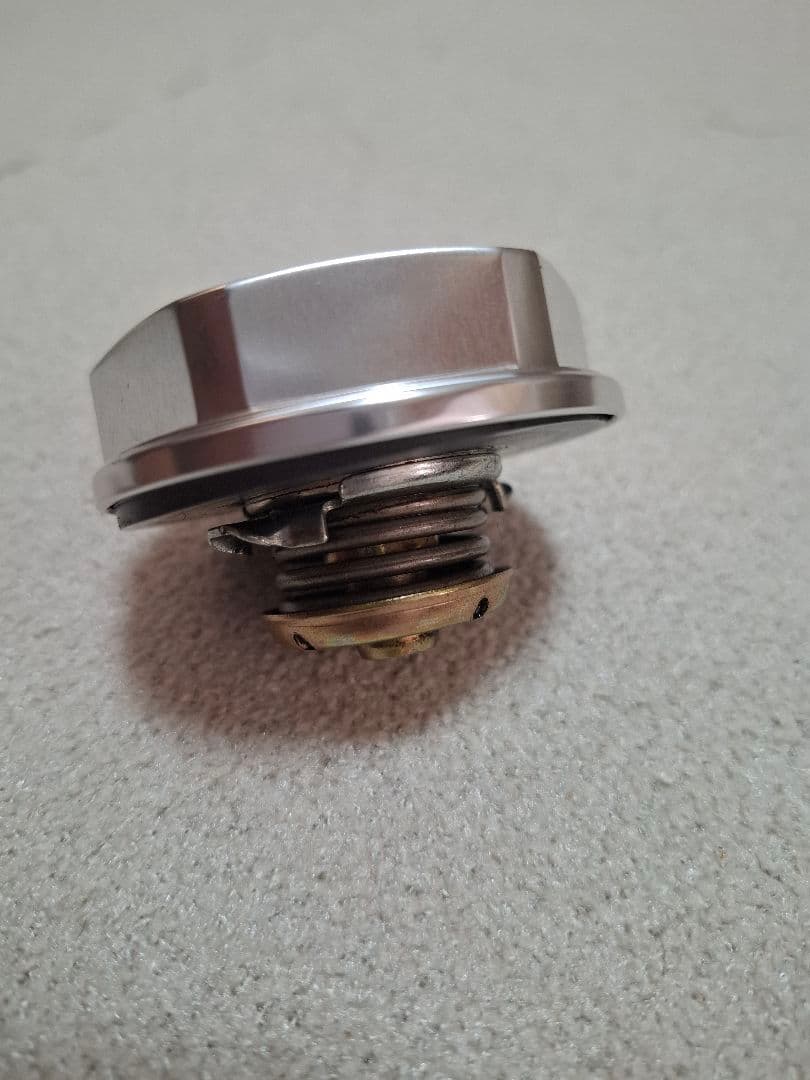 TRD　オイルフィラーキャップ　当時物（ワンタッチ式）