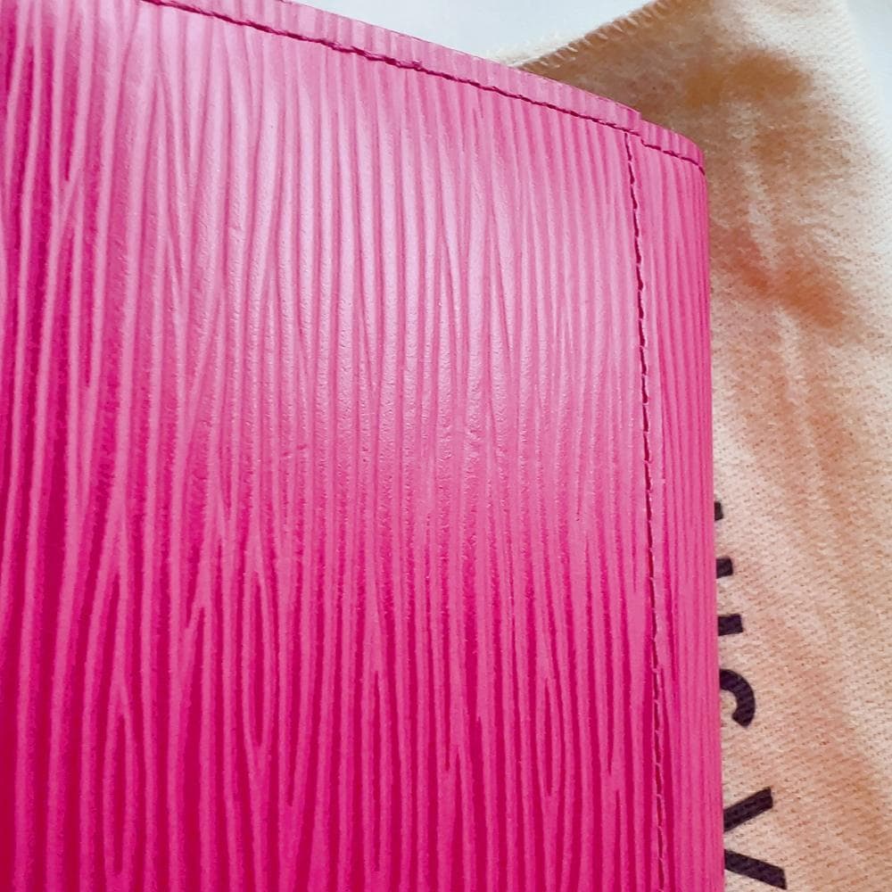 美品！LOUIS VUITTON サラ エピ フューシャピンク 長財布