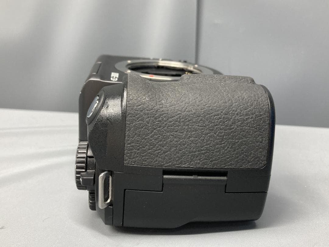 Olympus E-300 デジタル一眼レフカメラ CFは付属してません動作確認